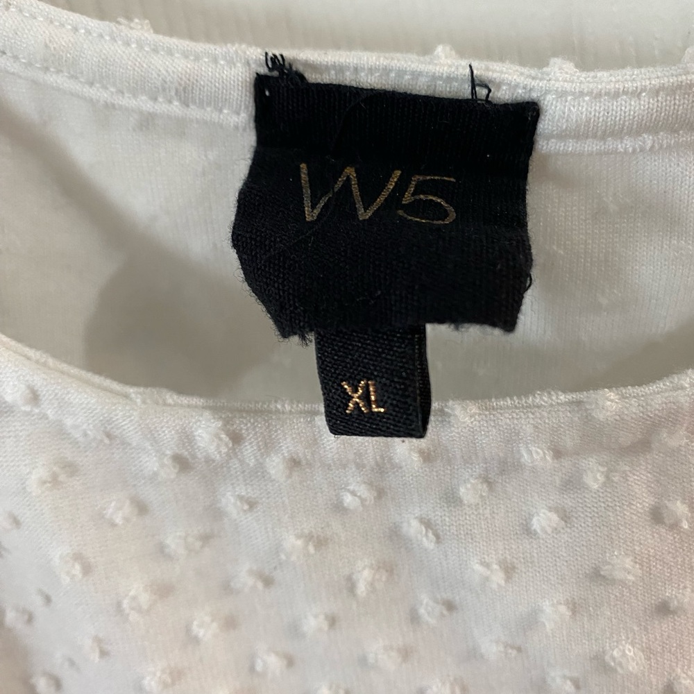 W5 Women’s Swiss Dot Top - Picture 3 of 4